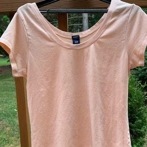 Gap peach color tee